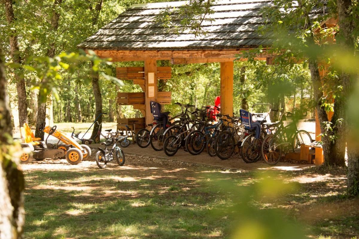 Le Bois De Faral Hotel Le Bastit Kültér fotó